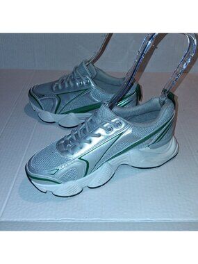 Silver & Green Athletic Sneakers w/ Mesh Upper & Chunky Sole Design Size 8.5